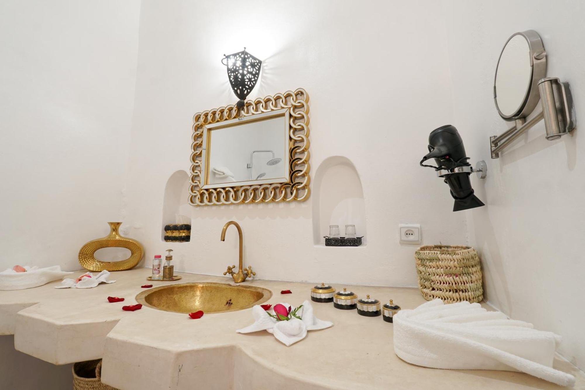 Riad Darna 4 Chambres Avec Piscine Et Petit Dejeuner Marrakesh Exteriör bild